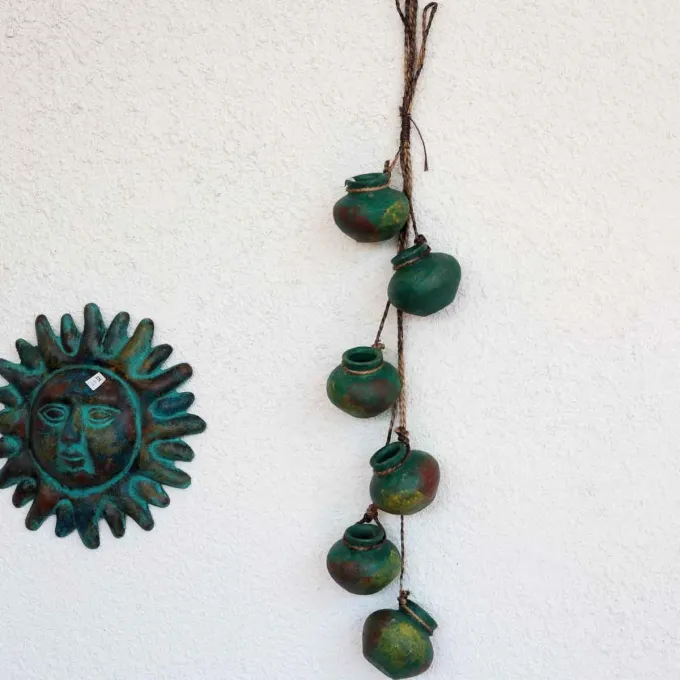 Suspension petites poteries en terre cuite