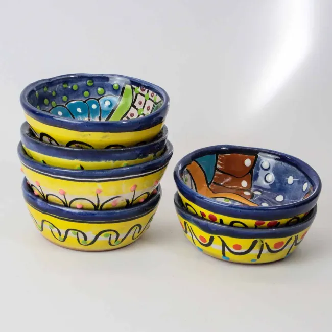 Vaisselle colorée en céramique