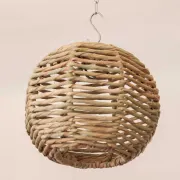 petit luminaire rond suspendu en fibres végétales