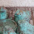 petite mangeoire en terre cuite pour oiseaux