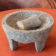 Molcajete mexicain - Mortier en pierre et son pilon pour cuisiner