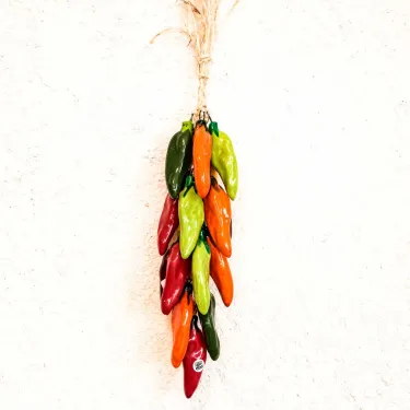 Petits piments en céramique colorés déco murale