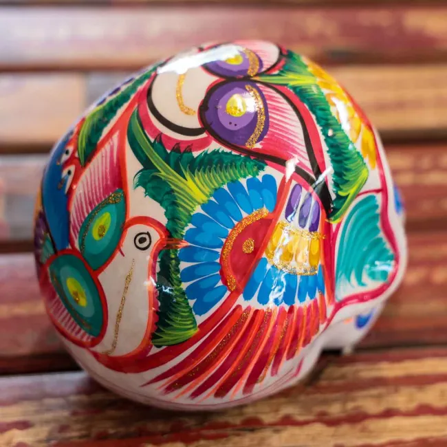 Crane en céramique décoré à la main pour le fête des morts au Mexique