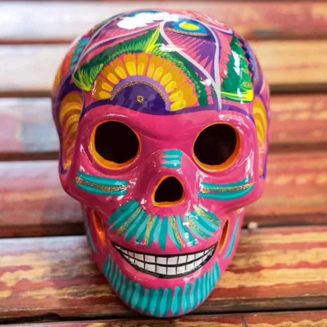 Crane en céramique décoré et coloré pour la fête des morts au Mexique