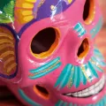 Tetes de morts mexicaines en céramique colorées