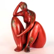 Statue de femme en terre cuite déco moderne dans la maison