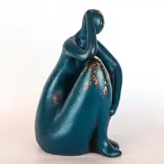 Statuette moderne de femme en terre cuite déco de maison