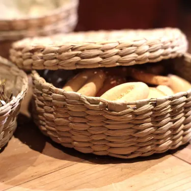 Paniere en fibre naturelle avec couvercle