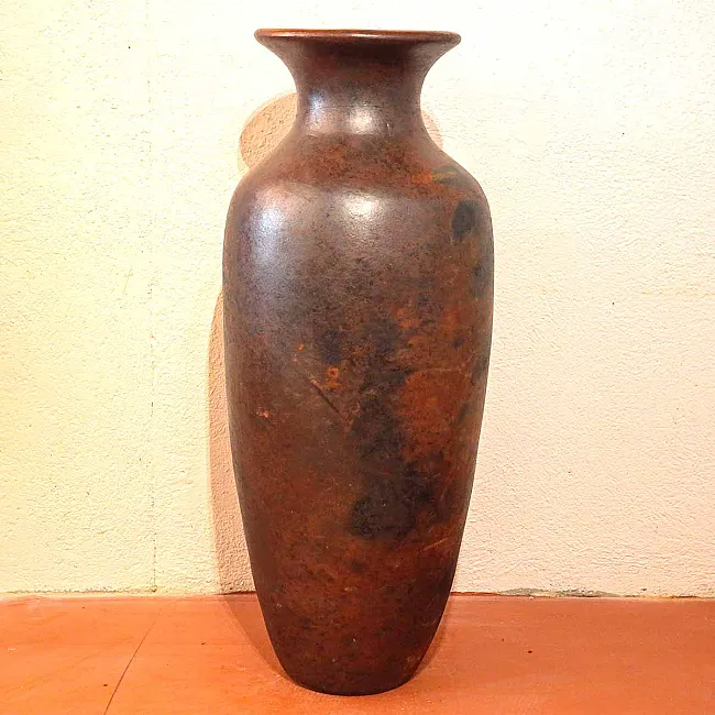 Grande jarre artisanale en terre cuite