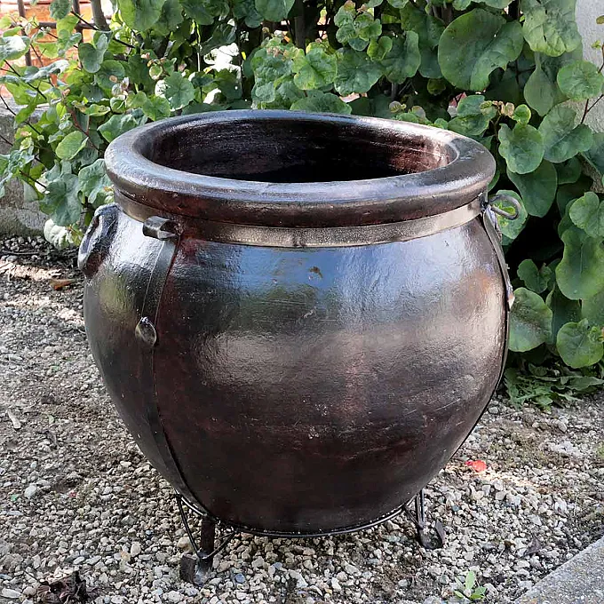 Pot rond en terre cuite pour vos plantes en extérieur