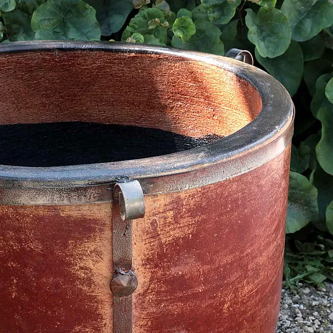 Pot rond en terre cuite pour décorer vos extérieurs