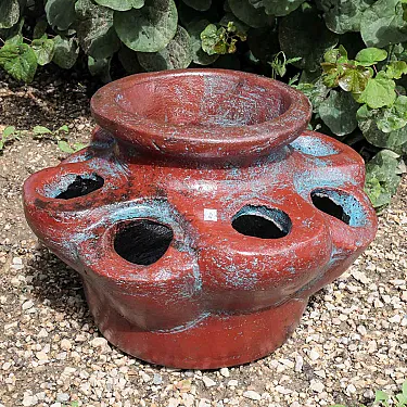 jardinière en terre cuite pour compositions florales en extérieur