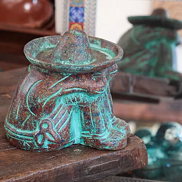Statue traditionnelle mexicaine en terre cuite
