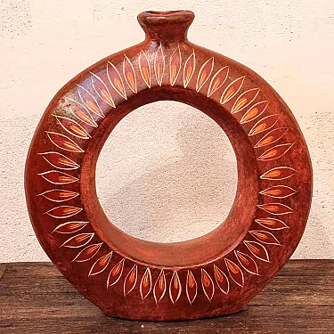 vase en terre cuite coloré et décoré pour la maison