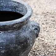 Poterie de jardin en terre cuite