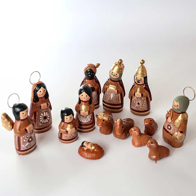 Santons mexicains en terre cuite décorés main crèche de noël