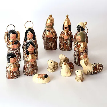 Crèche décorée à la main et ses 14 santons terre cuite déco noël