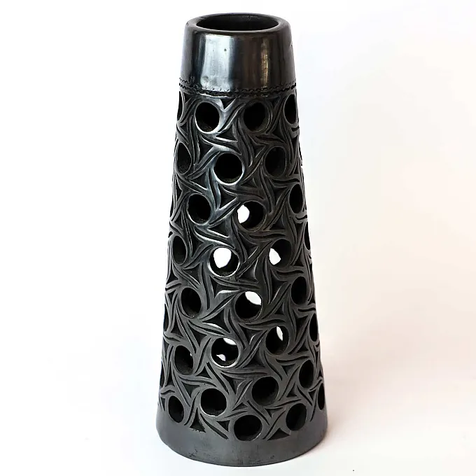 Vases déco en terre noire