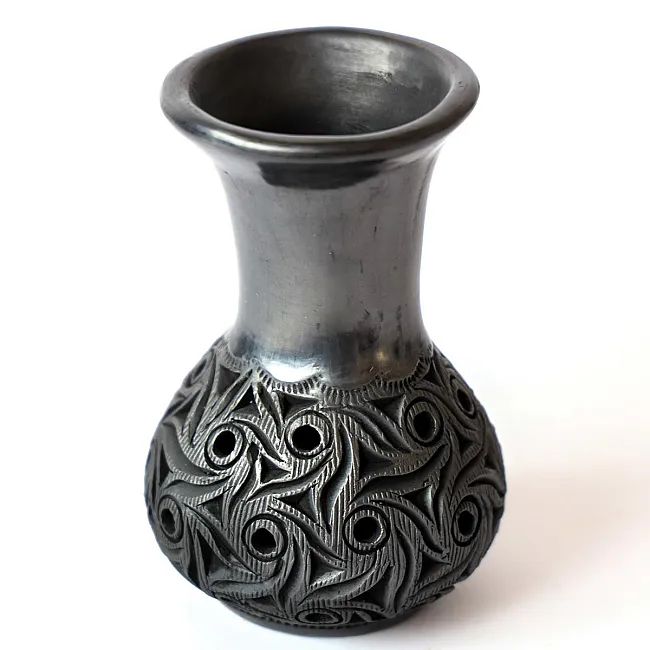 Petit vase artisanal en terre noire de Oaxaca