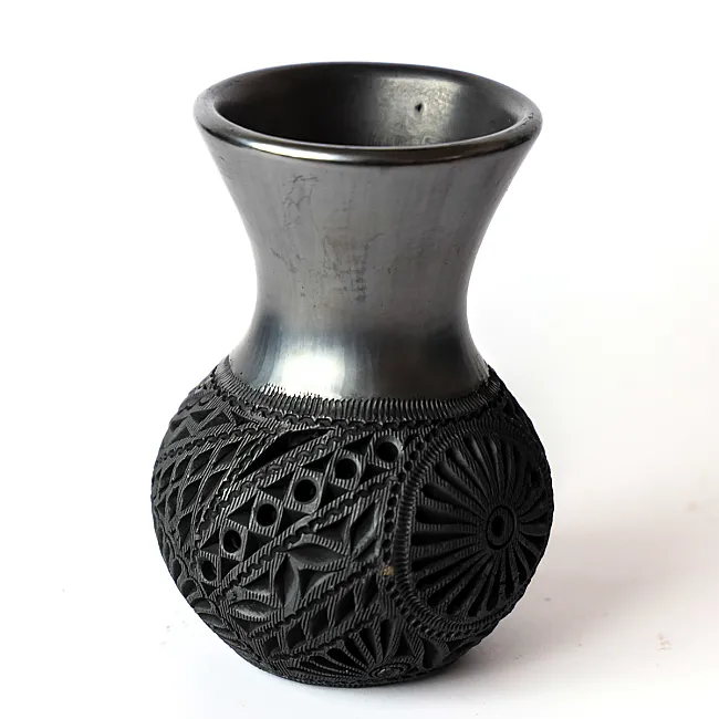 Vase noir en terre cuite décoration d'intérieur