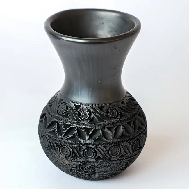 Vase original en terre noire - Artisanat mexicain de Oaxaca
