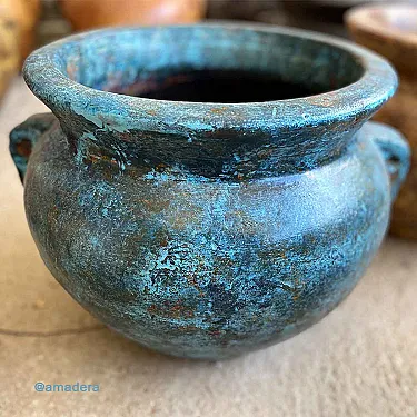 Pot en terre cuite coloré et non gélif décoration extérieure