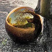 Boule déco jardin - Décorez vos extérieurs avec de la couleur