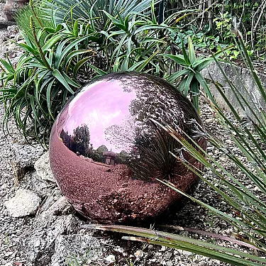 grosse boule déco jardin colorée