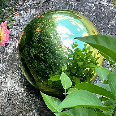grosse boule déco pour jardin toute l'année
