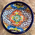 Petit plat en céramique coloré pour votre décoration de table