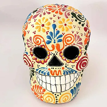 Têtes de mort colorée et décorée objet décoration halloween