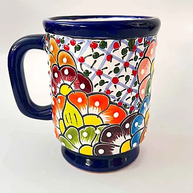 Tasse céramique colorée à café