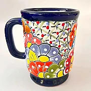 Tasse pour un café ou un thé en céramique colorée