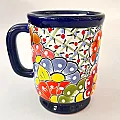 Tasse pour un café ou un thé en céramique colorée