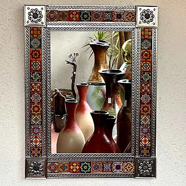 Miroir mural en métal et décoré d'azulejos - Artisanat mexicain