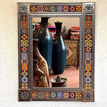 Miroir salle de bain rectangulaire en métal et décoré d'azulejos
