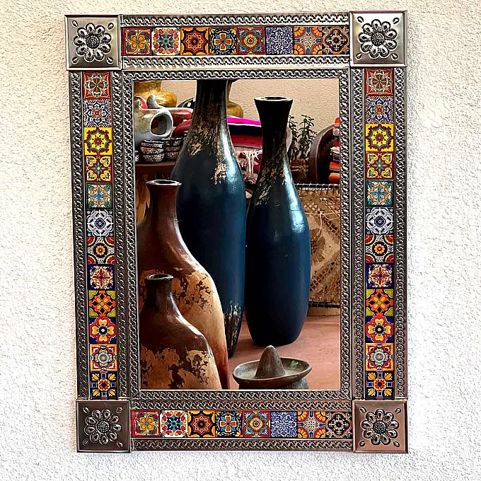 Miroir mural en métal et décoré d'azulejos - Artisanat mexicain