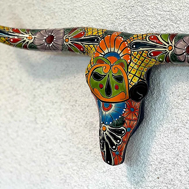 Décoration murale extérieure - Crane de buffle en céramique