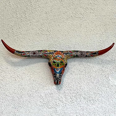 Déco murale - Crane de buffle grandes cornes en céramique colorée