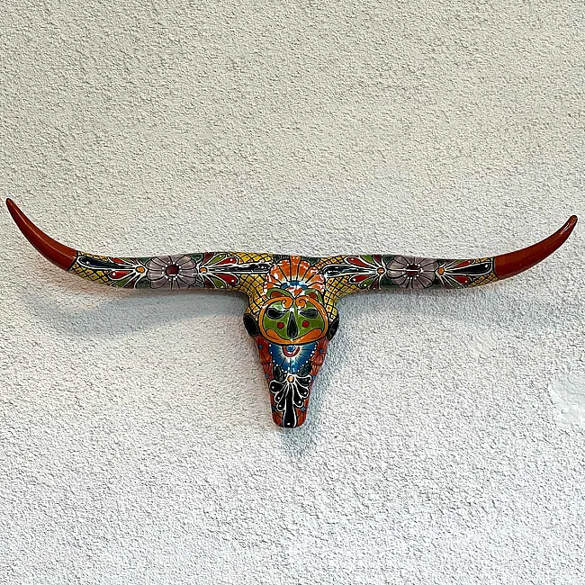 Déco murale - Crane de buffle grandes cornes en céramique colorée