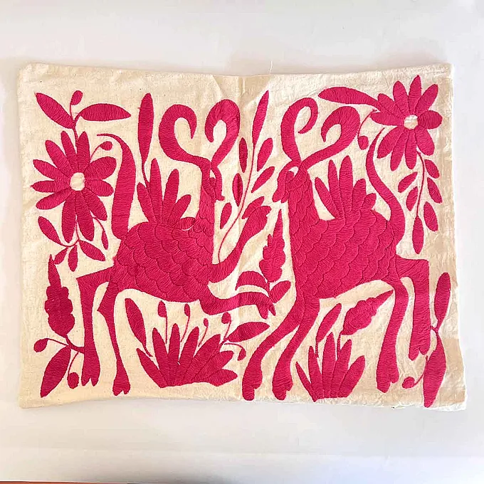 Housse de coussin brodée pour canapé