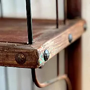 Meuble de rangement en pin et fer forgé - Meuble étagère polyvalente