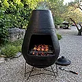 Gros brasero mexicain pour barbecue et feu de bois en soirée