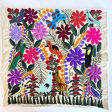 Housses de coussins brodées - Décoration intérieure