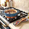 Repose cuillère coloré en céramique dans votre cuisine
