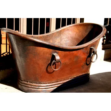Baignoire en cuivre martelé à la main