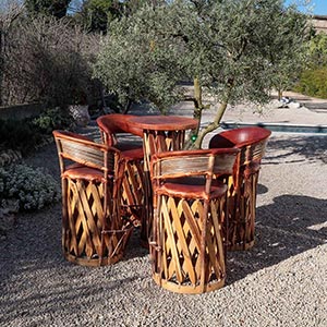 Table-et-chaise-de-bar-mobilier-mexicain-amadera