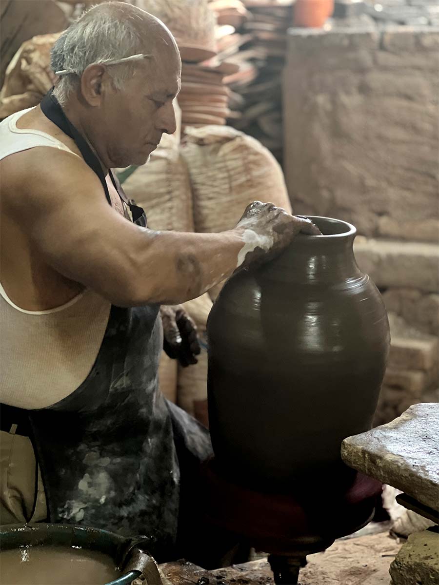poterie-jarre-terre-cuite-production-artisanale-amadera